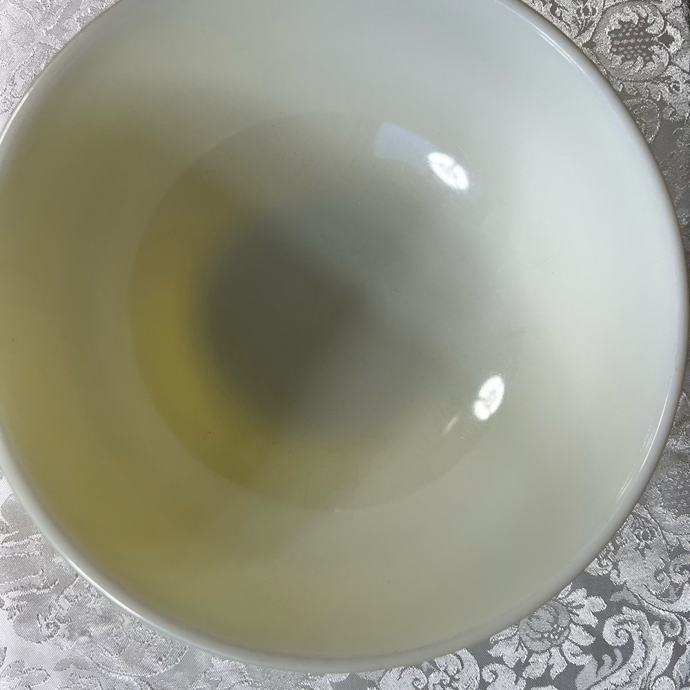 Large Pyrex Mixing Bowl - Picture 2 of 6